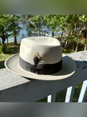 Vintage Mr Disney New York Gray Fedora Hat Amazing Condition sz 6 7/8